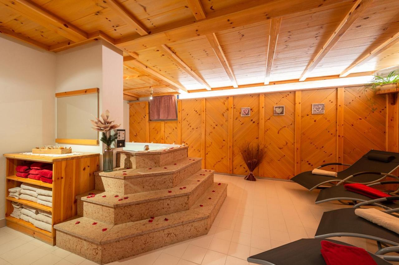 Hotel Clara 2*