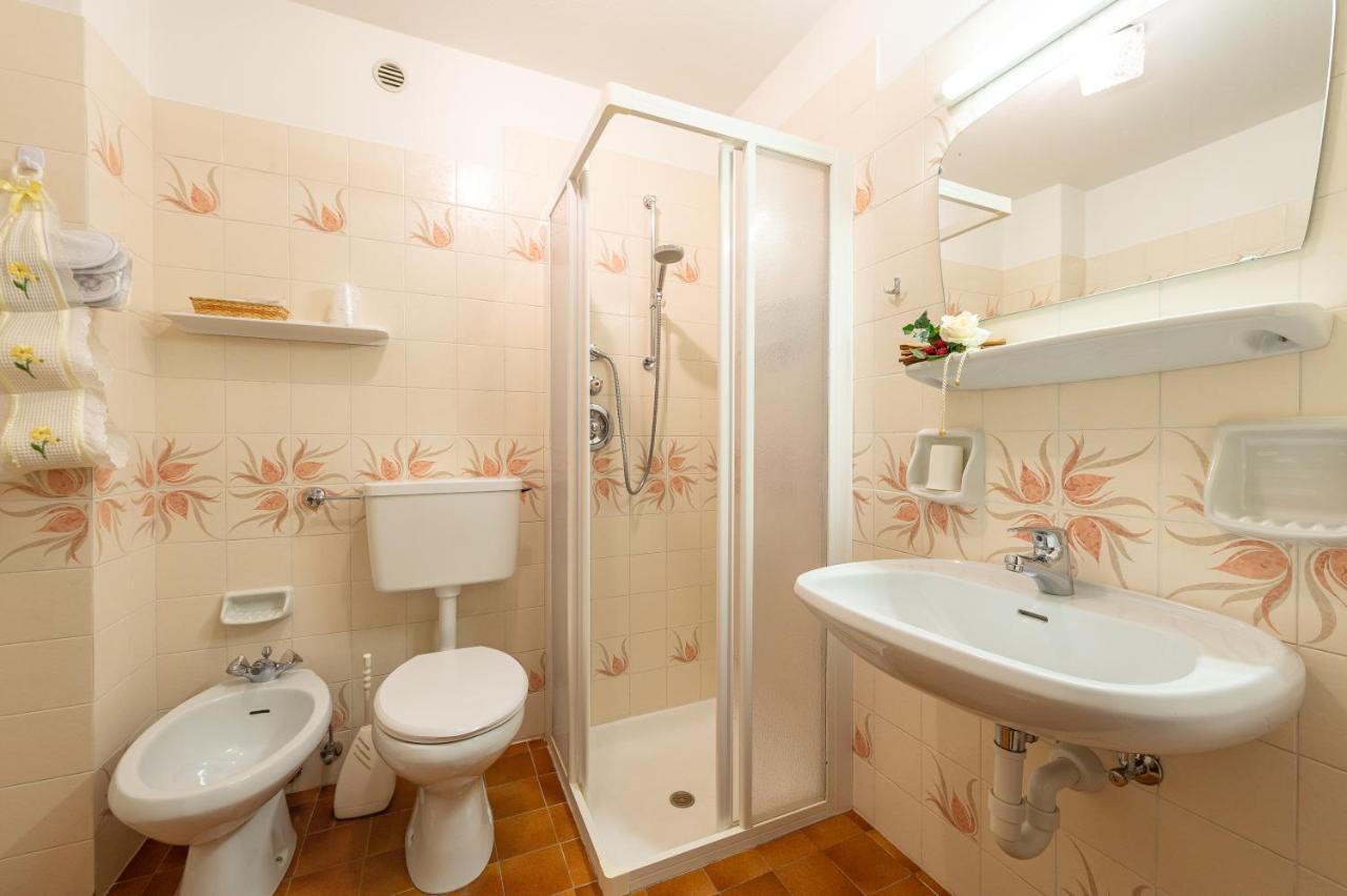 Clara Hotel 2*